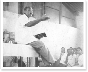 Prabhakar Bidwe Reading his Poem